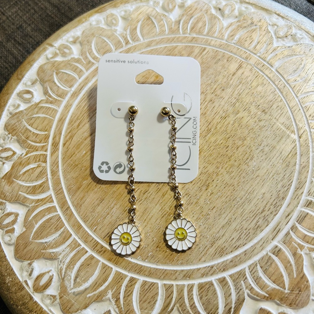 Icing Smiley Face Sunflower Drop Earrings- NWT